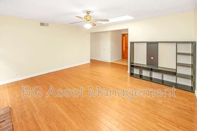 Building Photo - 1550 Kildare Way