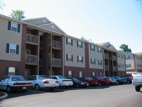 Building Photo - 101 Collegiate Ct