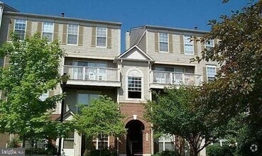Building Photo - 46956 Courtyard Sq