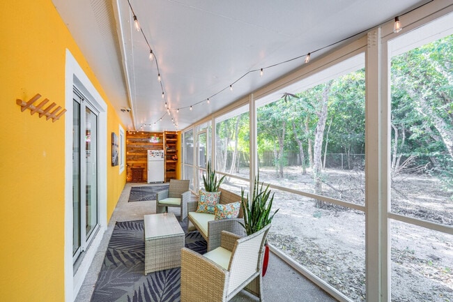 Building Photo - 129 Arctic Ave