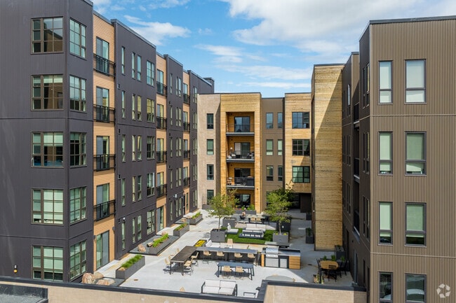 Courtyard - One 11 Lofts