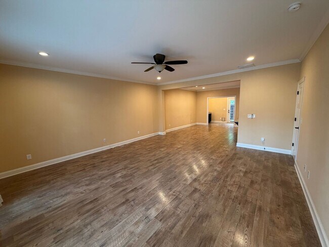 Building Photo - 3111 Blue Sky Dr