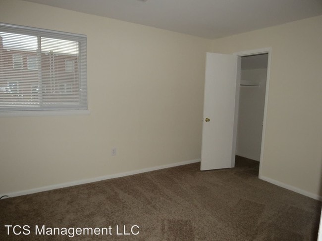 Building Photo - 2940 Devereaux Ave