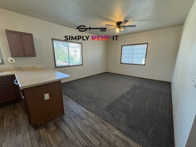 Foto del edificio - 3 Bedroom 2 Bathroom with Internet!