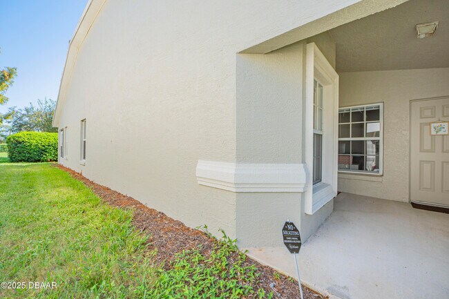 Foto del edificio - 1412 Coconut Palm Cir