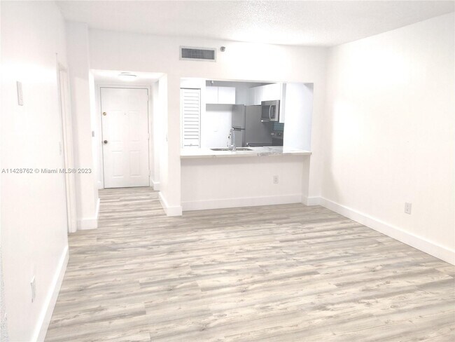 Foto del edificio - 540 Brickell Key Dr