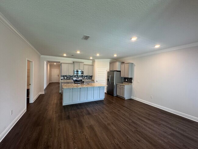 Building Photo - 518 Lightning Bug Ln