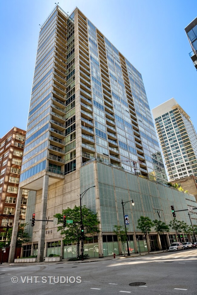 Building Photo - 611 S Wells St
