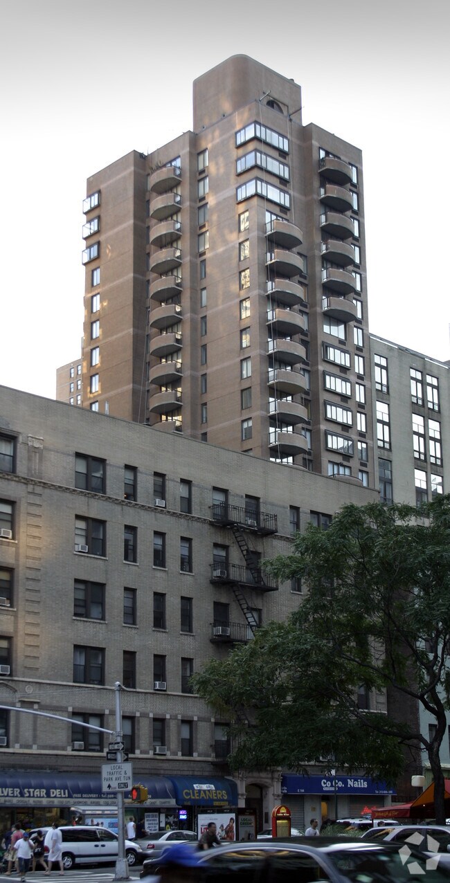 Building Photo - L’Isola