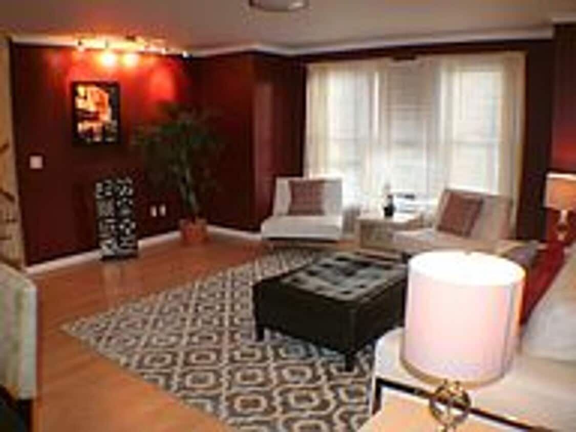 Spacious 3 bedroom 2.5 bath in Squirrel Hill! - Spacious 3 bedroom 2.5 bath in Squirrel Hill!