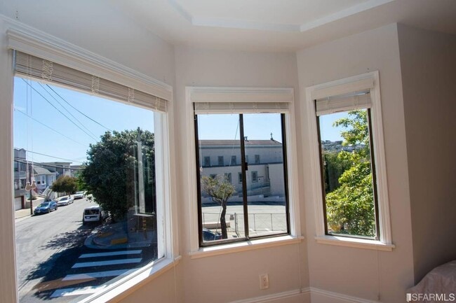 Building Photo - 103 St Marys Ave