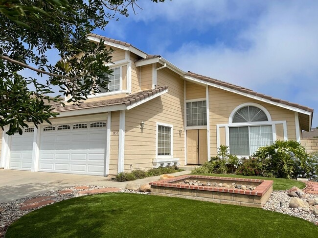 Foto del edificio - 1951 Devonshire Dr