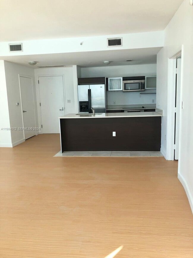 Building Photo - 1900 N Bayshore Dr