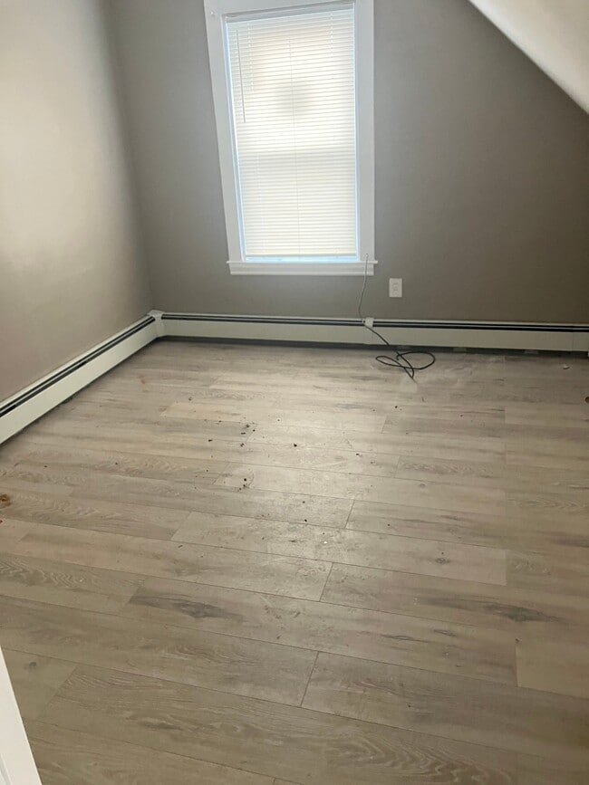 Photo - 31-33 Harvard St Apartment