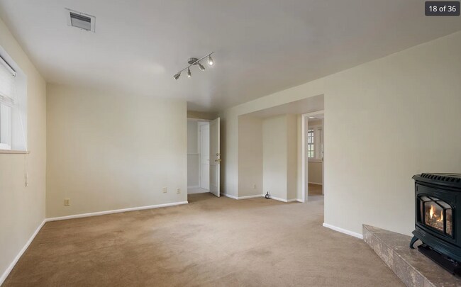 Building Photo - 111 W Homestead Dr