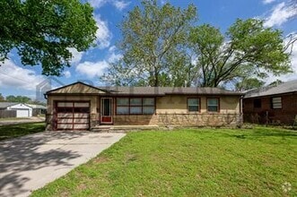 Building Photo - 1602 Luther E