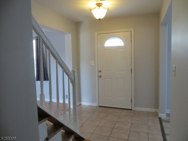 Foto del edificio - 18 Edgewood Pl
