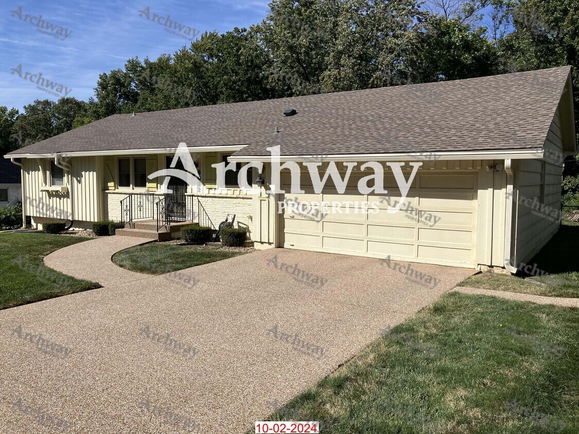 Foto principal - 6022 W 85th Terrace