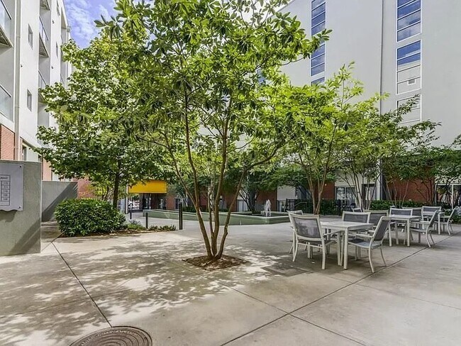 Foto del edificio - 620 Glen Iris Dr NE