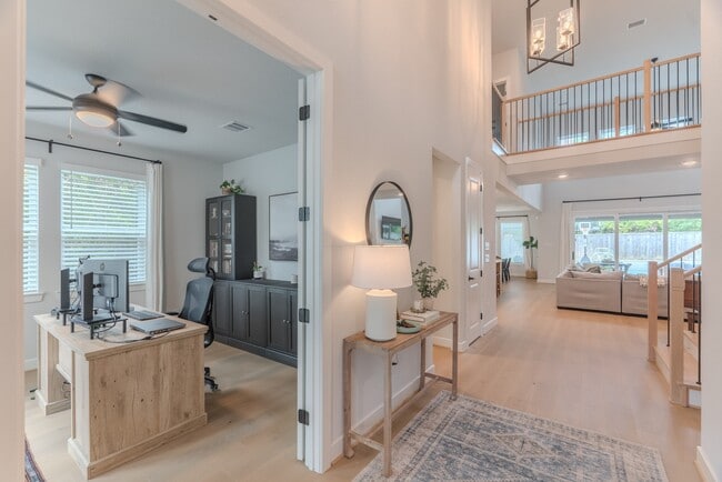 Building Photo - 63 Perennial Cyn Dr