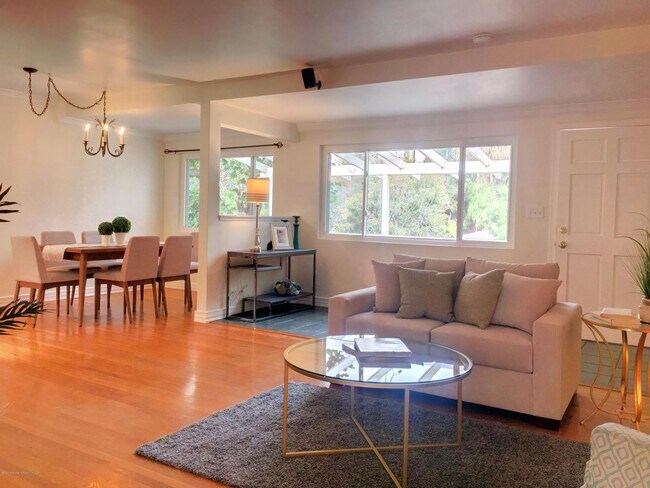 Foto del edificio - 5122 Crown Ave