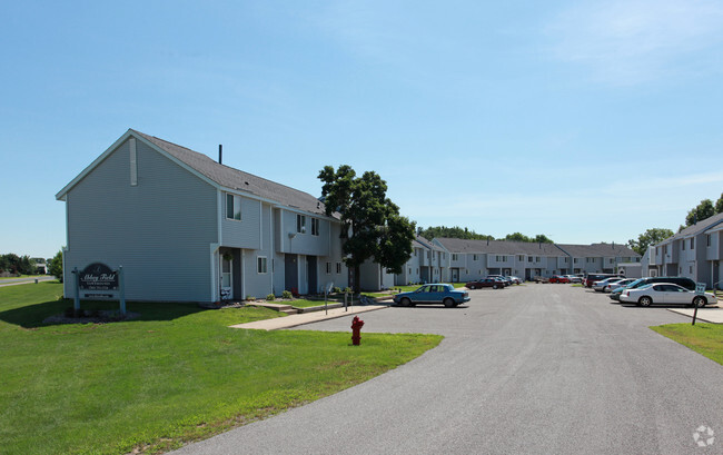 Foto principal - Abbey Field Townhomes