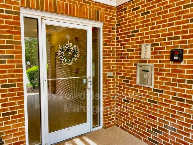 Foto del edificio - 204 Savannah Ridge Rd