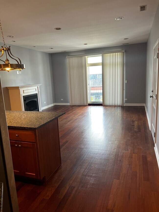 2853 N Pulaski Rd Unit 2S, Chicago, IL 60641 Condo for Rent in