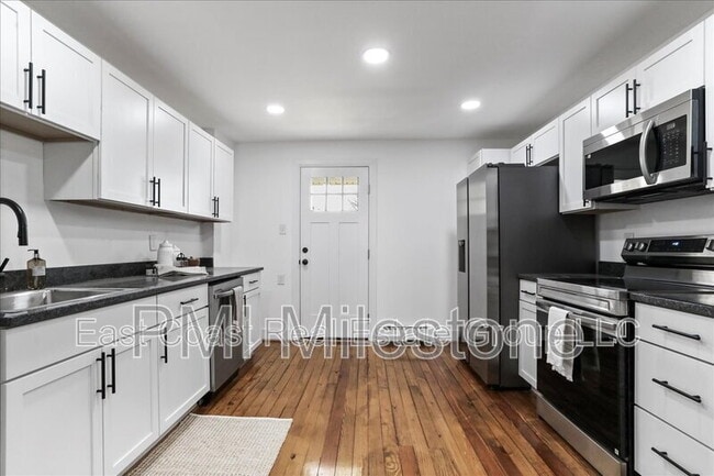 Foto del edificio - 16 Woods Ln