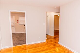 Building Photo - 1905 Grayland Ave