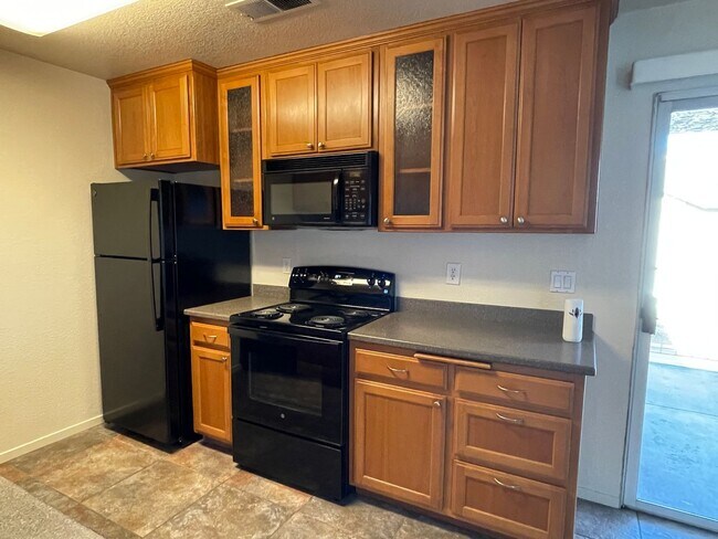 Building Photo - Chico 3 bed 2 bath Condo, Pool, Reserved Parking, upstair unit. newly refurbished