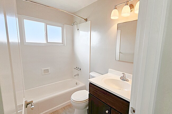 Foto del edificio - 569 Smalley Ave