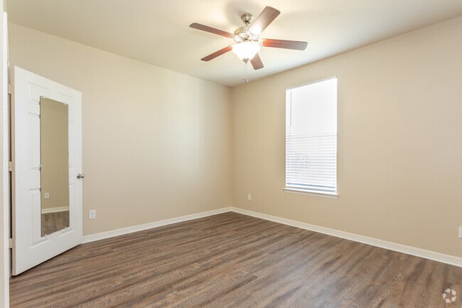 1BR, 1BA - 725SF Premium- Bedroom - Independence Place West Fayetteville