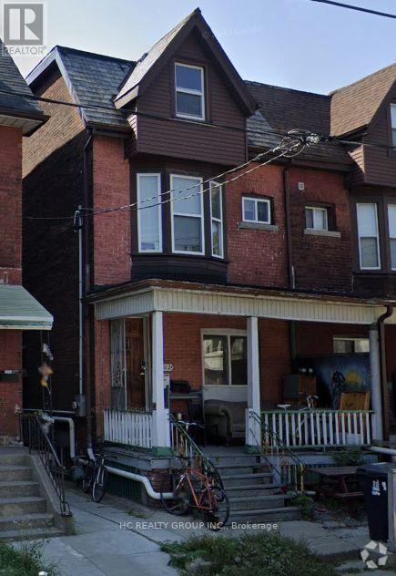 Building Photo - 562 Bathurst St
