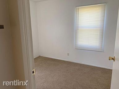 Building Photo - 3 br, 1 bath House - 2830 Celina Dr