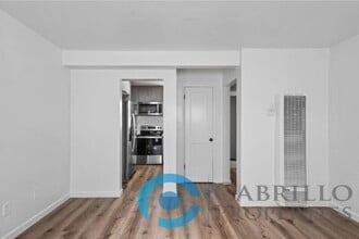 Building Photo - 4121 1/2 Kansas St