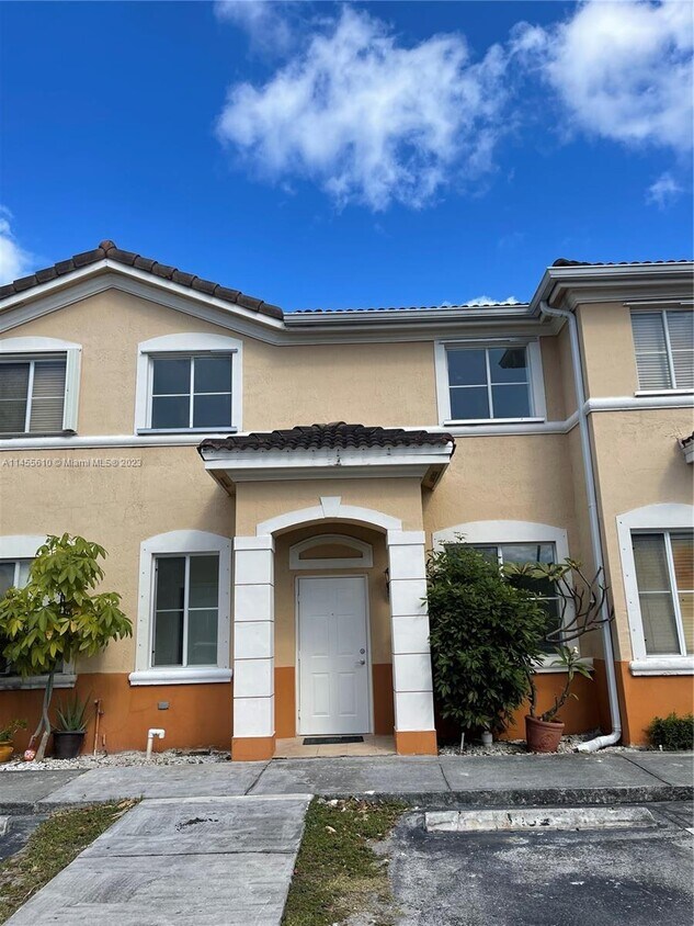 Foto principal - 7317 NW 174th Terrace