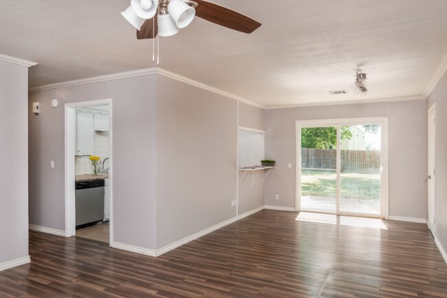 Foto del edificio - 3824 N Airport Ln