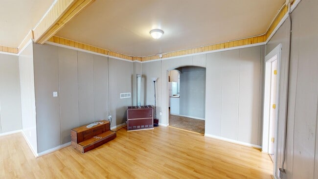 Building Photo - 506 5th St