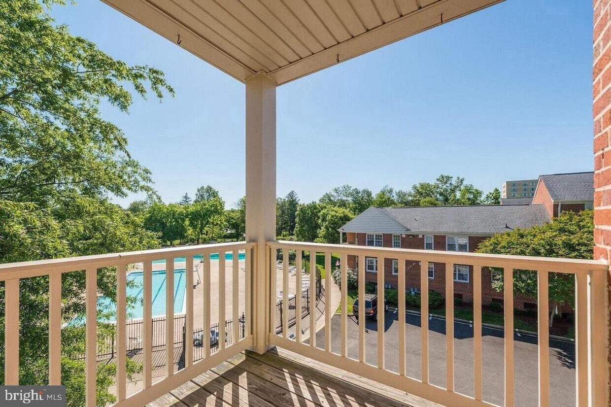 6716 W Wakefield Dr, Alexandria, VA 22307 Room for Rent in Alexandria