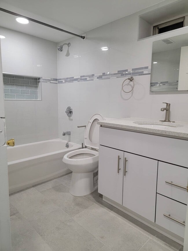 Foto del edificio - 57-08 260th St