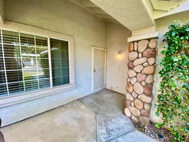 Building Photo - FOR LEASE! 3 Bedroom 2.5 Bathroom Murrieta...