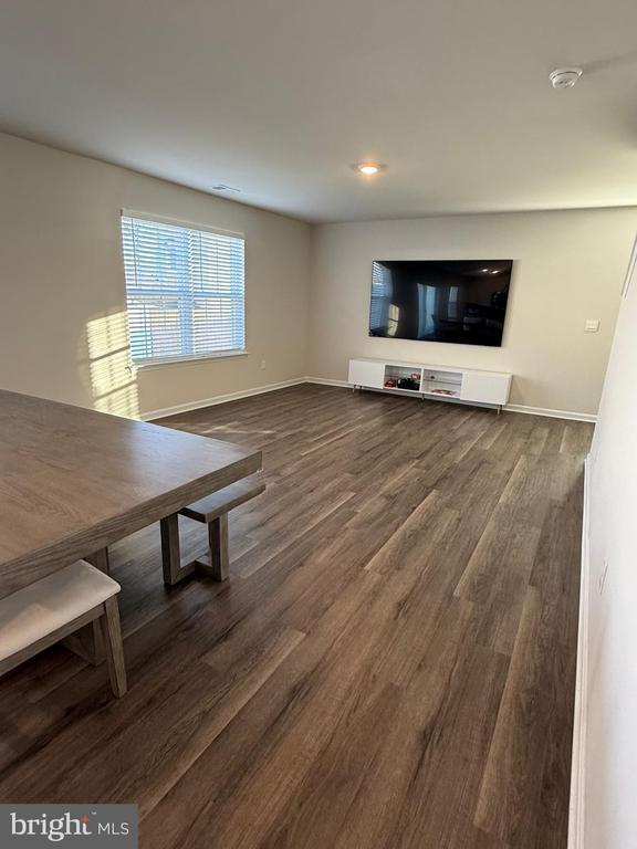 Foto del edificio - 367 Centergate Dr