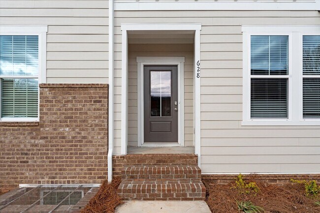 Building Photo - Brand New Lake Front Davidson Townhome