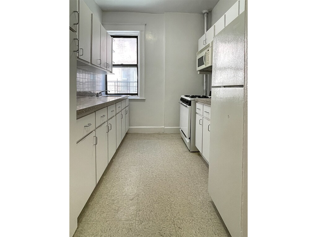 30 Linden Blvd Unit D3, Brooklyn, NY 11226 Apartment for Rent in