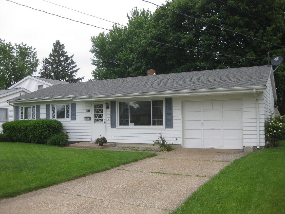 Primary Photo - 2815 Sunset Ln