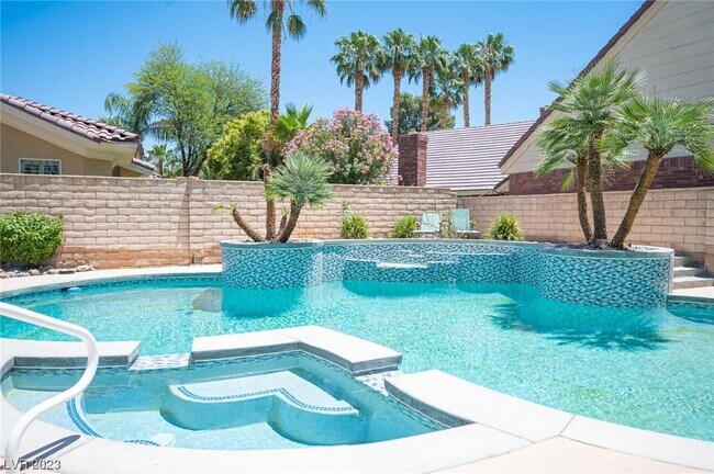 Building Photo - 2513 Wimbledon Dr