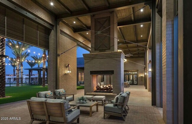 Foto del edificio - *BRAND NEW HOME* IN A BEAUTIFUL LUXURY COMMUNITY