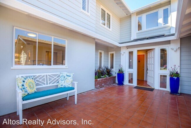Building Photo - 5 br, 3.5 bath House - 1460 Aura Way