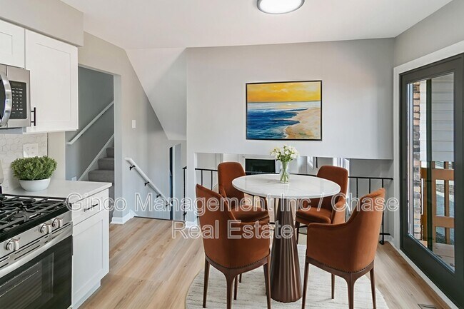 Foto del edificio - 242 S Harper Ave